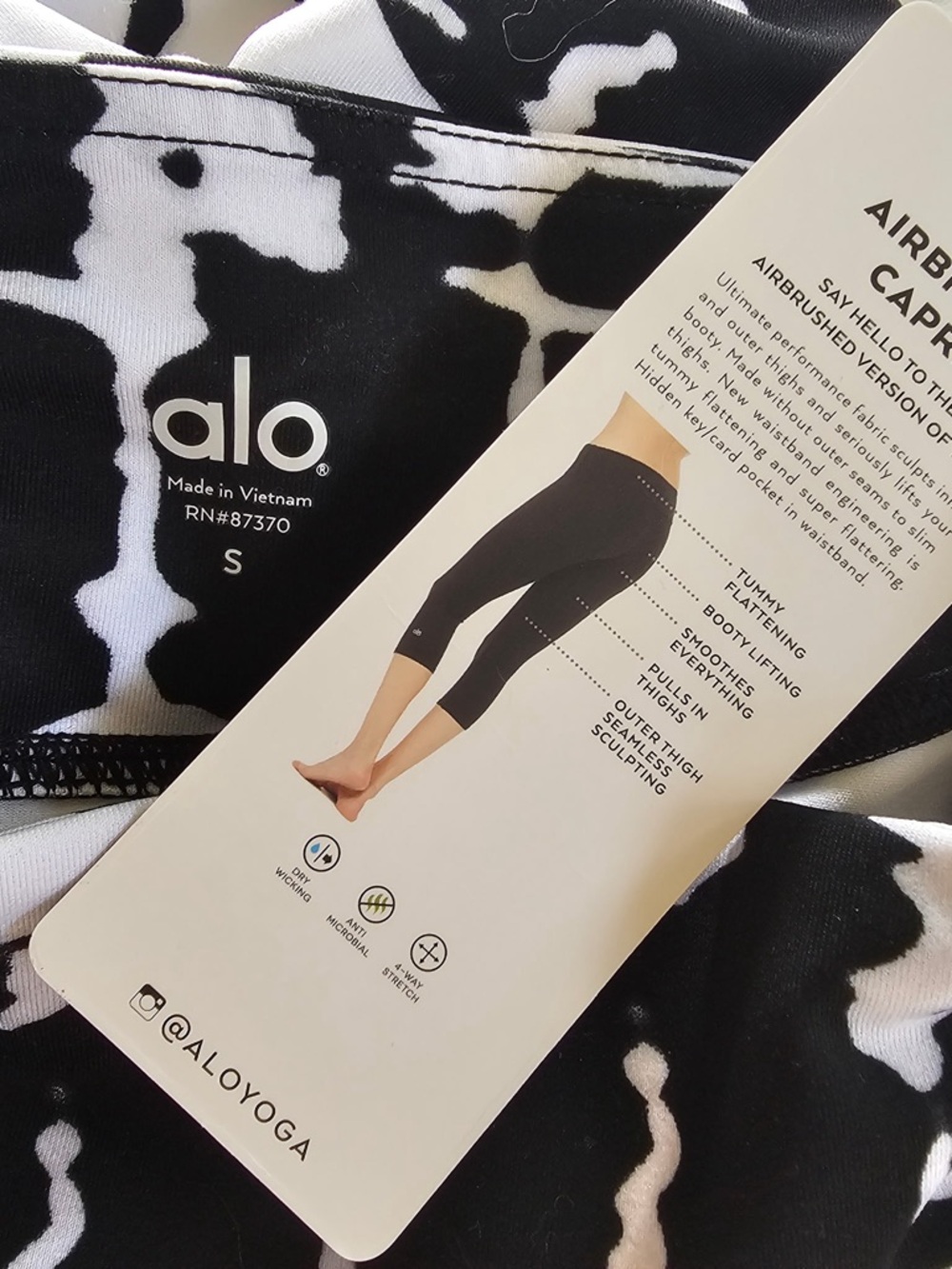 ALO Yoga - Picture 2 of 2